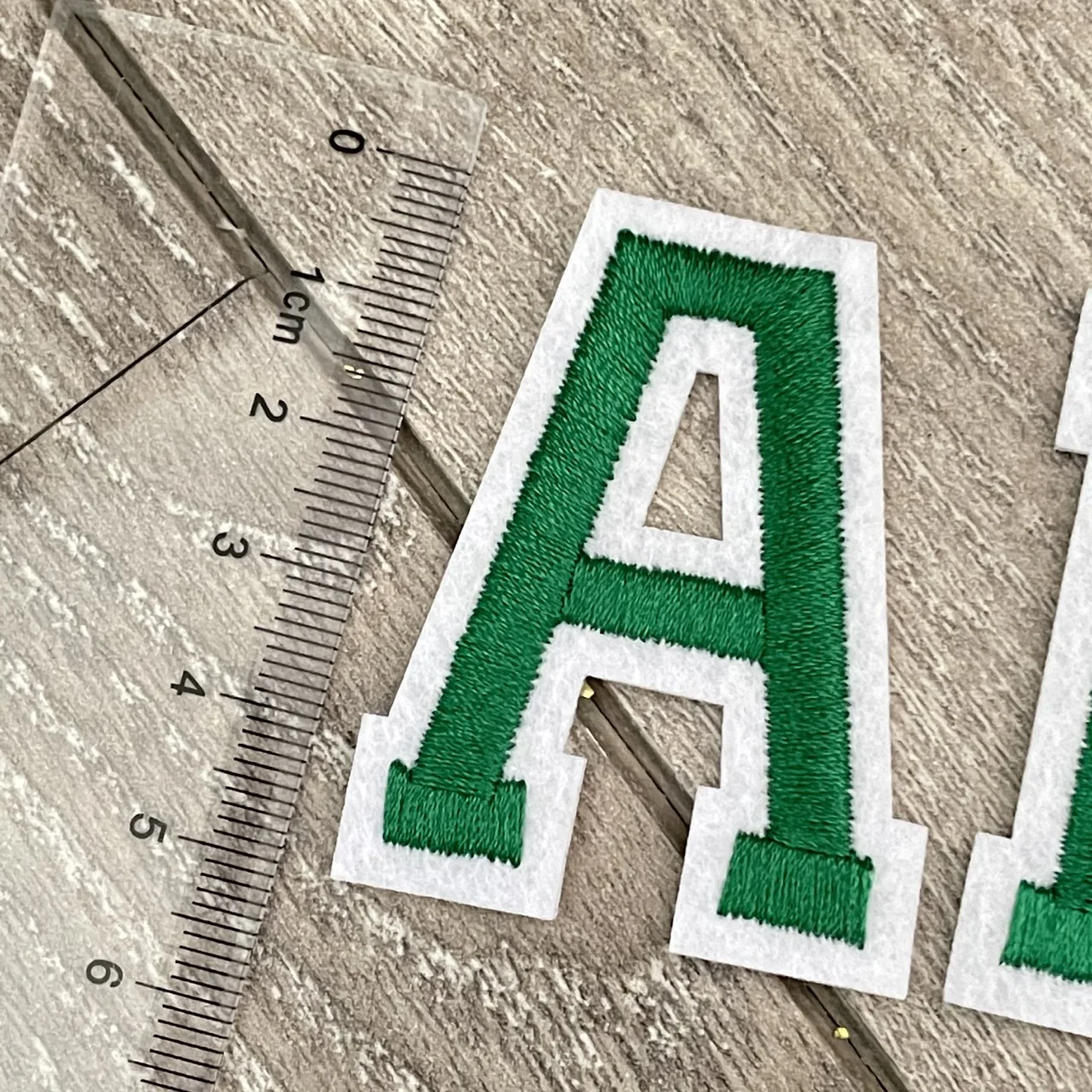 26 Stuks 5Cm Geborduurde Letter Patches Ijzer Op Voor Kleding Donkergroen Alfabet Patch Abcd Efg Hijk Lmn Opq Rst Xyz Diy Accessoire