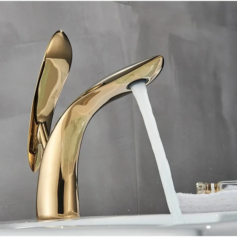 Creative Basin Faucet Shark Shaped Design Modern and Popular Bathroom Basin Hot and Cold Faucets Household Splash Proof Water