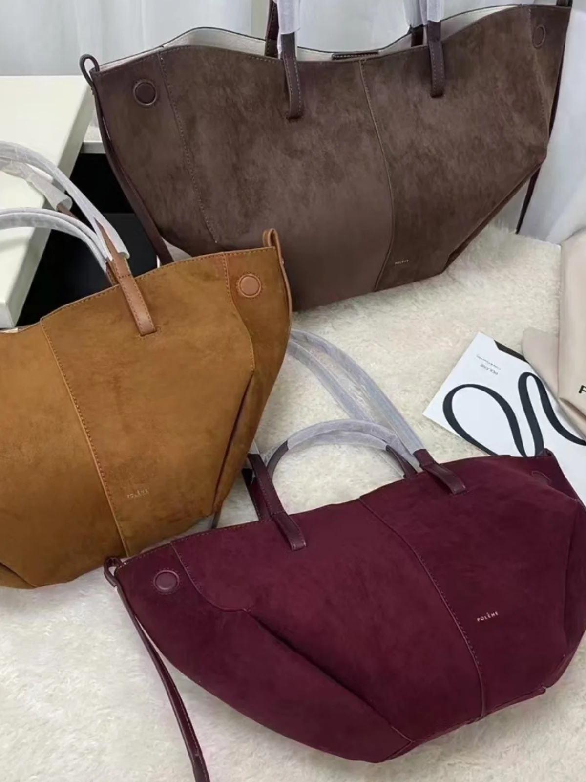 Hot Selling Polen Suede Wing Bag Retro One Shoulder Armpit Bag French Modern Fashion Large Capacity Commuting Tote Bag Gift