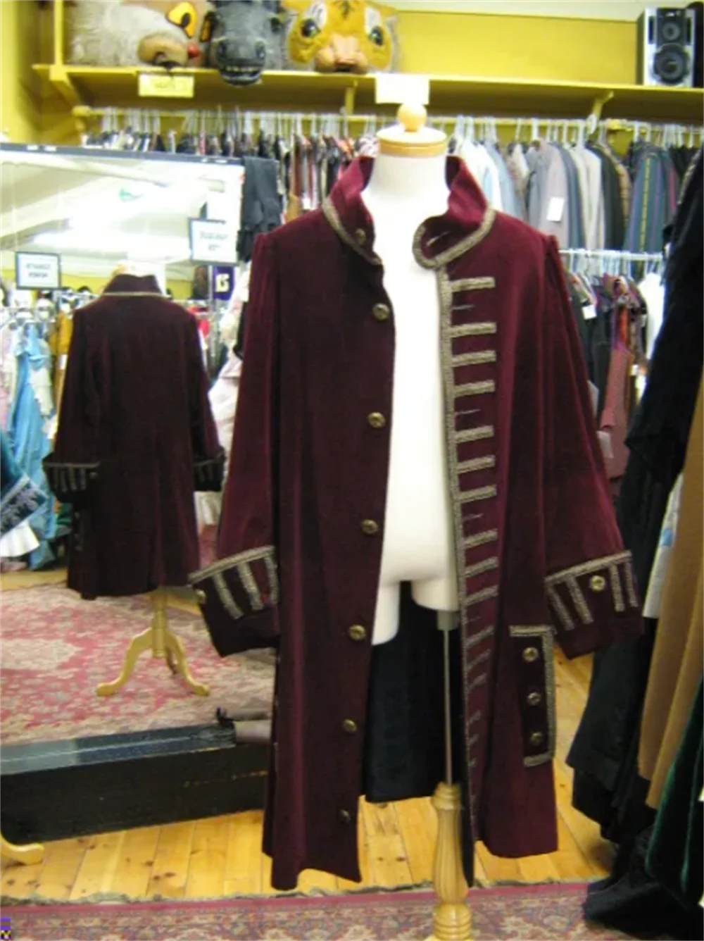 

Colonial Rococo Men Jacket Cosplay Costume Red Pirate Captain Victorian Gentleman Costume Trench Jacket Historical Pirate Coat