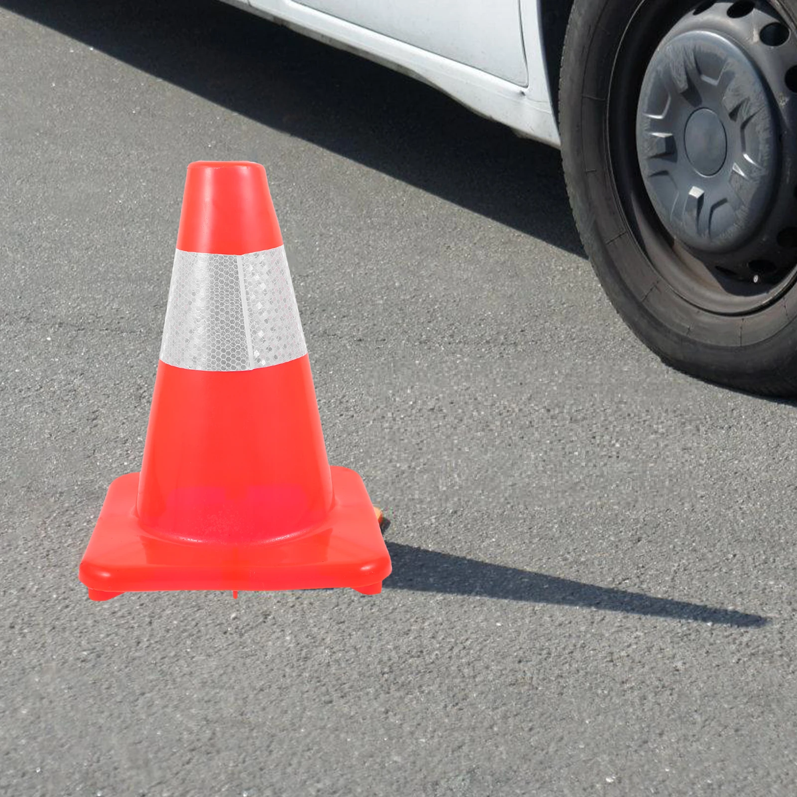 

Reflective Traffic Cone Bright Color Outdoor Parking Lot Construction Driveway Training Cones Sturdy Plastic Road
