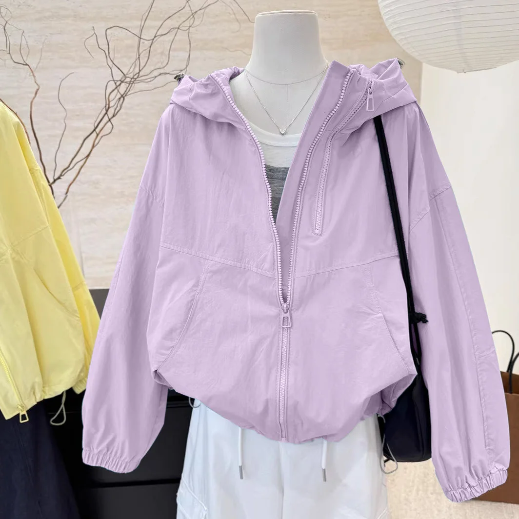 

Lightweight Summer Outdoor Jacket Loose Fit Casual Style Sun Protection Clothing Long Sleeve Zipper Closure Hooded Polyester