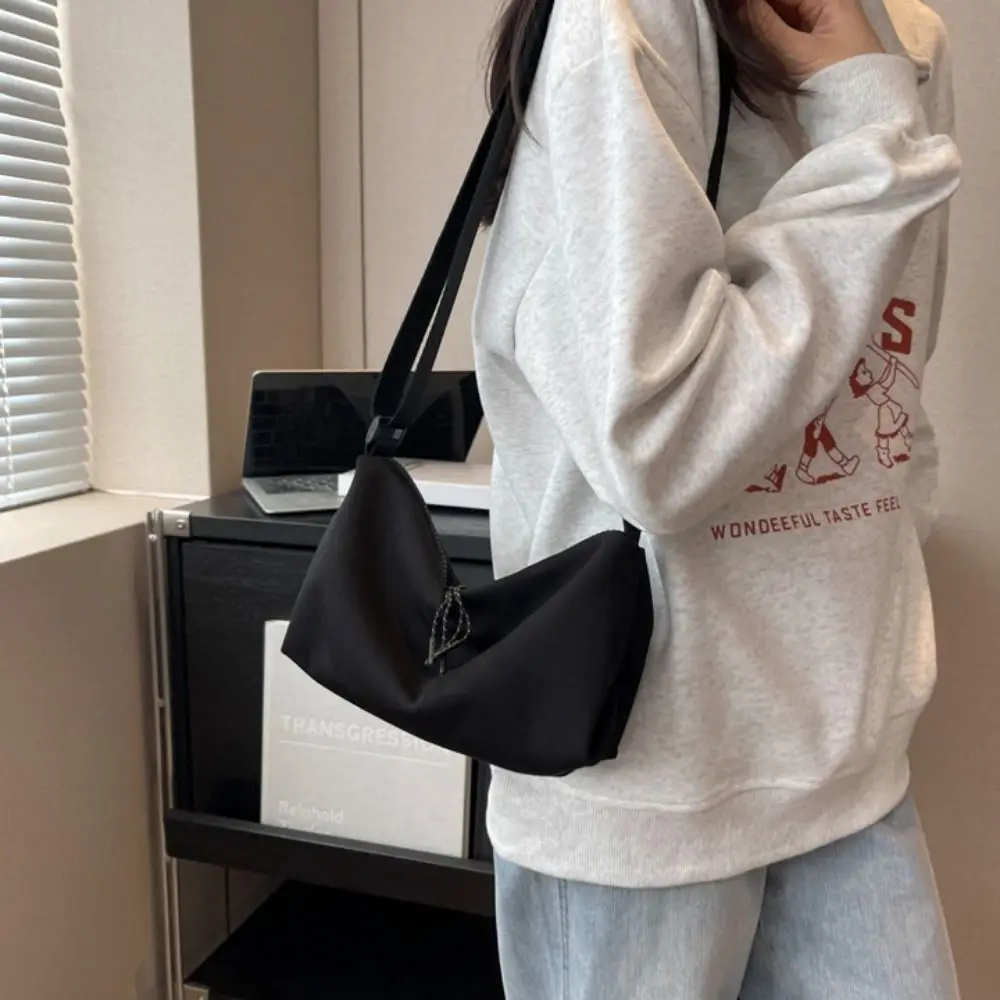 

Multi-functional Zipper Crossbody Bag Niche Design Korean Style Shoulder Bag Solid Color Nylon Small Phone Bag Storage Bag