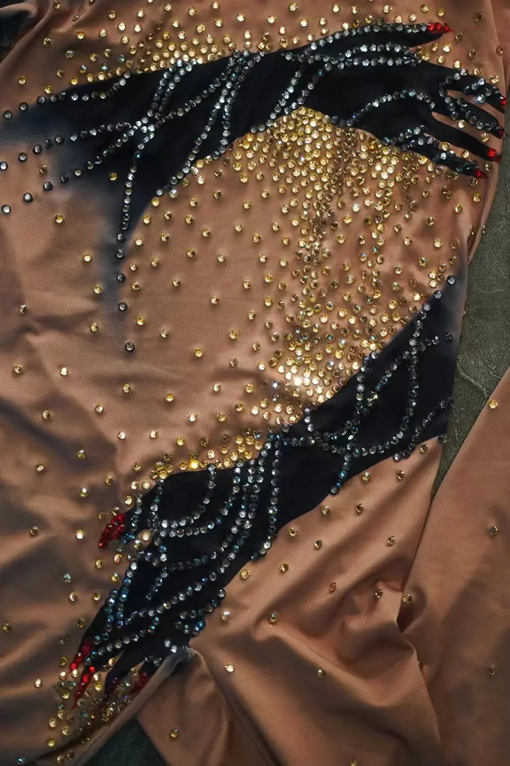 Сексуальные сценические черные руки, стразы, леггинсы телесного цвета, эластичный наряд для дня рождения, танцев, вечерний наряд для выступлений певицы, Activi Costu