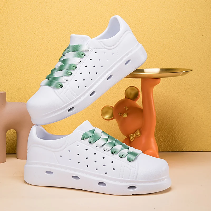 

A pair of children's summer hollow hole shoes, soft and comfortable beach shoes for the seaside, sizes 36-45，FD-837T