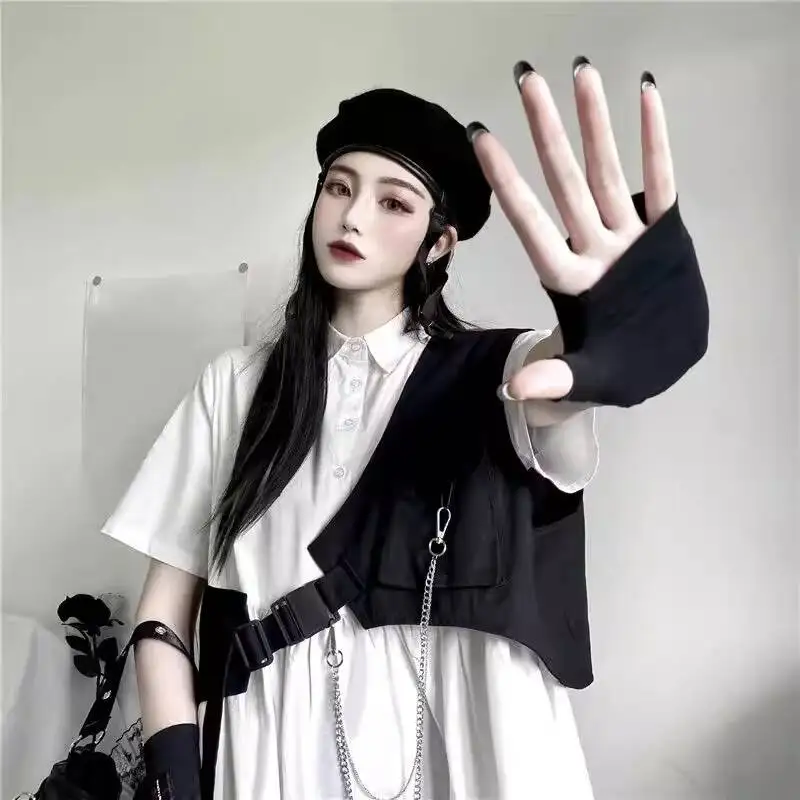 

2026 New Spring Korean Style Diagonal Design Black Cargo Vest For Women Fashion Casual Sleeveless Jacket