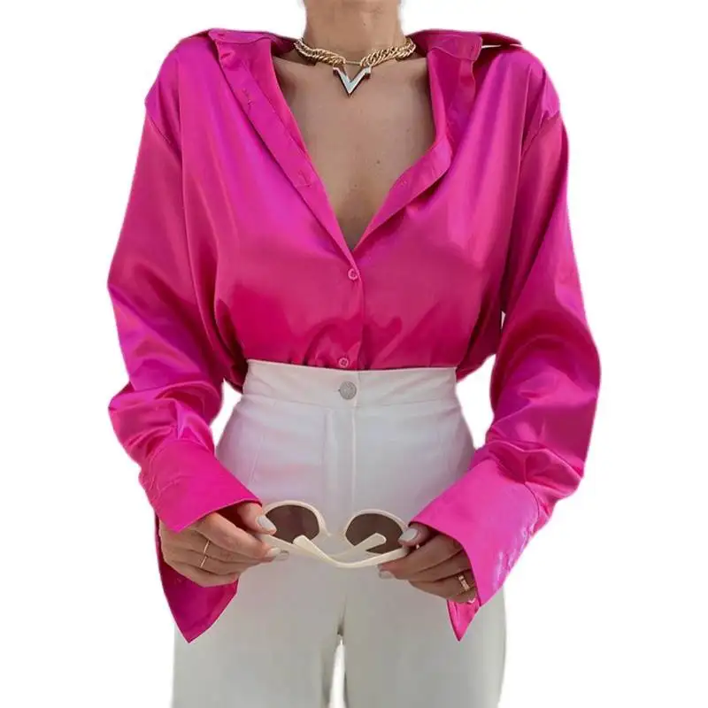 Niebieski długi satynowy kardigan damski zapinany na jeden guzik, idealny na wiosnę, do pracy, gładki, jednolity kolor, kołnierzyk, regularny krój, poliester.