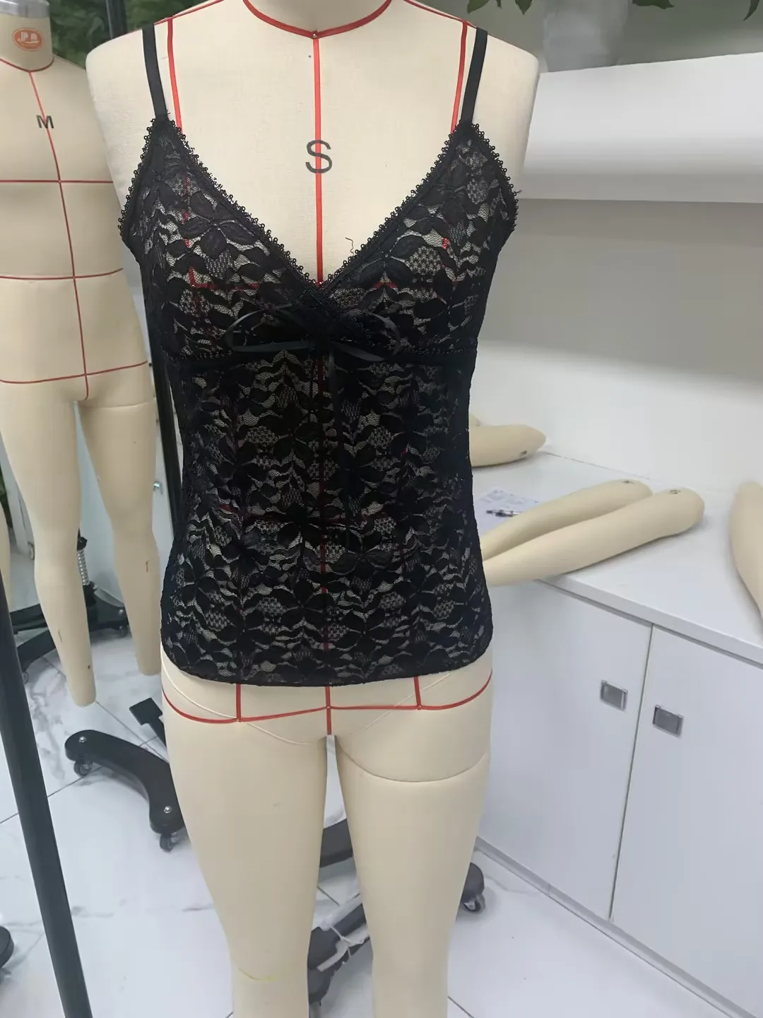 Women Spaghetti Strap Camisoles Y2k Lace Floral V-Neck Sleeveless Sling Tank Tops Summer Backless Slim Fit Vests 00s Streetwear