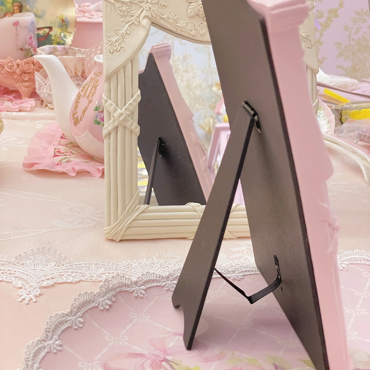 1Pc Creative bow Mirror Desktop Cosmetic Mirror Bathroom Mirror Decorative Waved Vintage Pink Mirror Home Decor