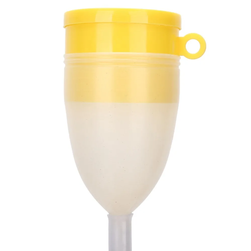 Practical 1700ML Male Urinal Bottle Plastic with Pipe Urinal With Pipe Portable Portable Pee Bottle Bedside Use