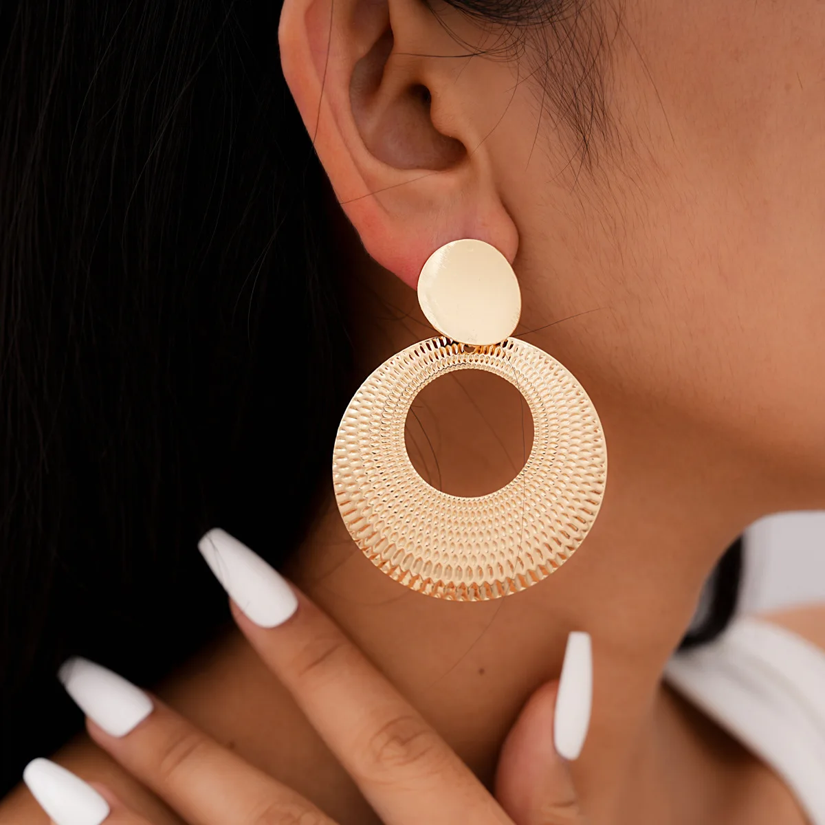 Silver needle round hollow pendant earrings light luxury high-end earrings exaggerated earrings design sense niche