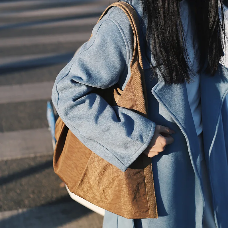 Women's Tote Underarm Bag Handheld New Versatile Personalized Large Capacity Lightweight Leisure Commuter Shopping Bag
