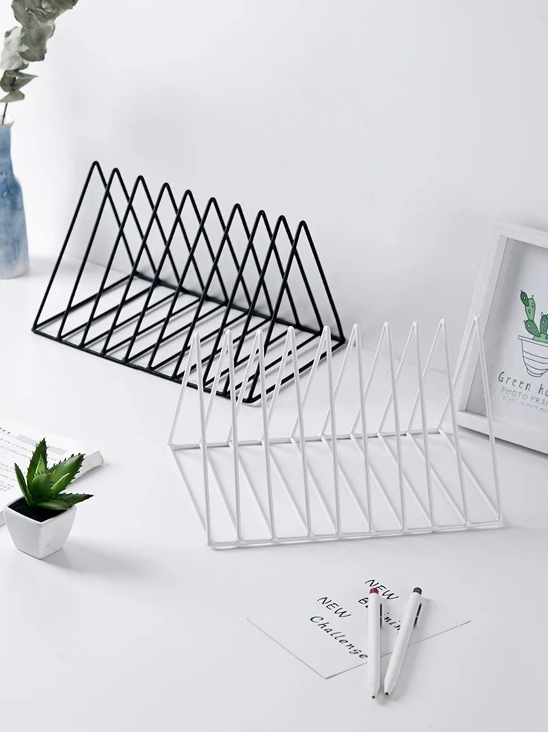 estante de ferro forjado nordico criativos triangulo lp record rack livro magzine holder organizador de mesa armazenamento 01