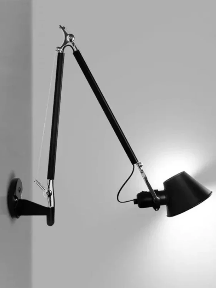 Italienische LED-Wandleuchte mit langem Arm, silberfarben, schwarzes Metall, Schlafzimmer, Arbeitszimmer, Leselampen, E27-Schalter, drehbar, verstellbare Beleuchtung, Dekor