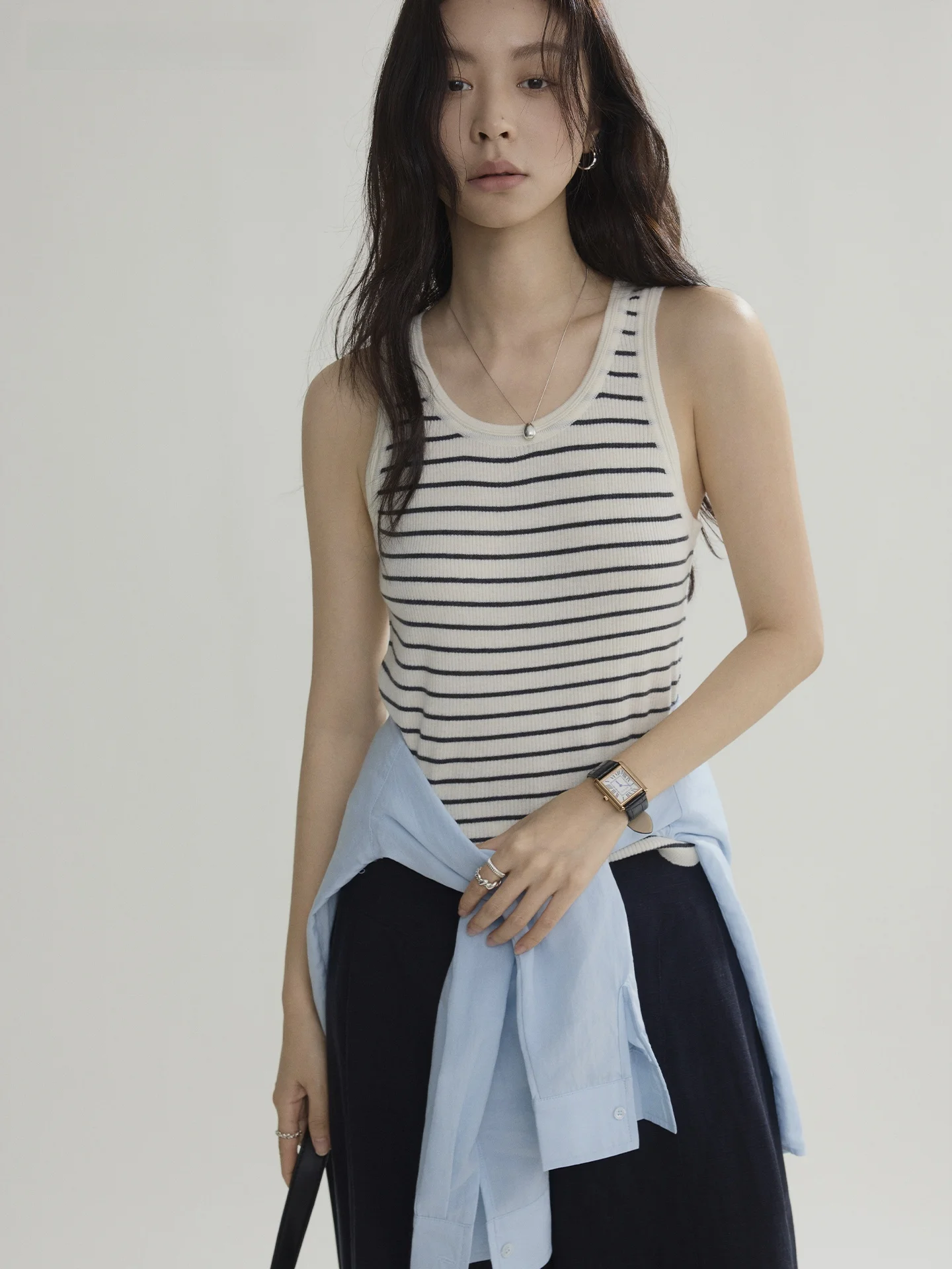 

Жилет вязаный женский Joli с цветными блоками и полосками, приталенный, простой, универсальный, без рукавов, из полиэстера, с круглым вырезом, короткий