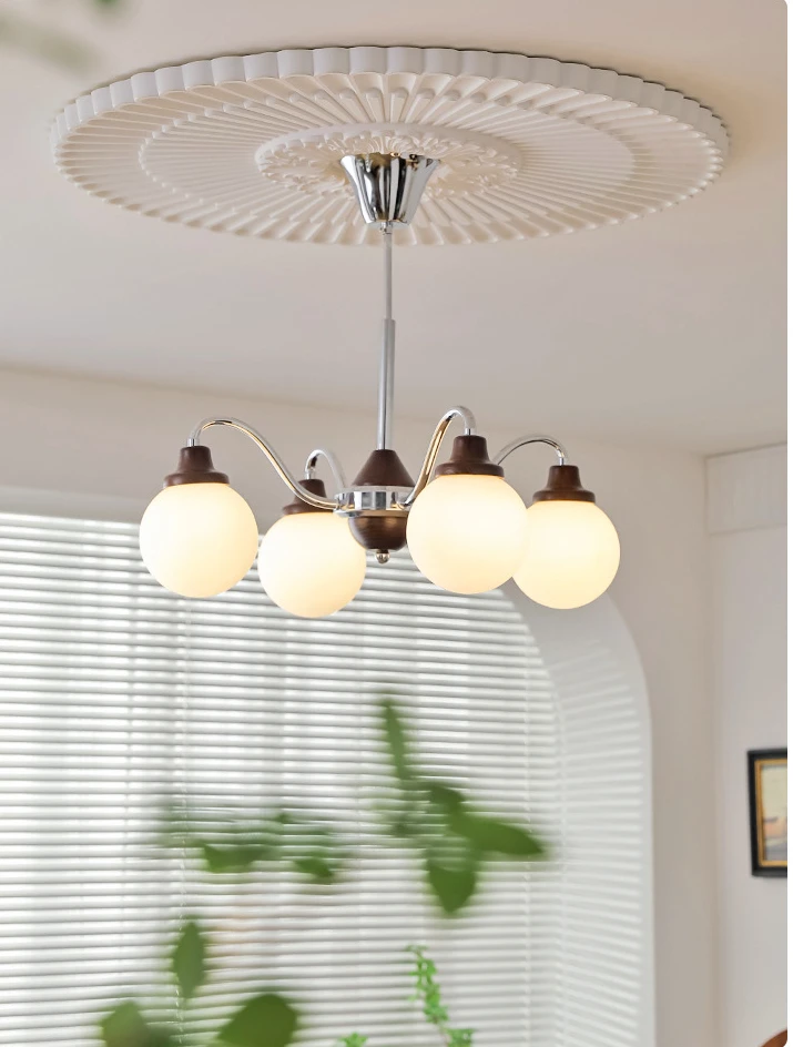 Люстра в винтажном стиле для гостиной