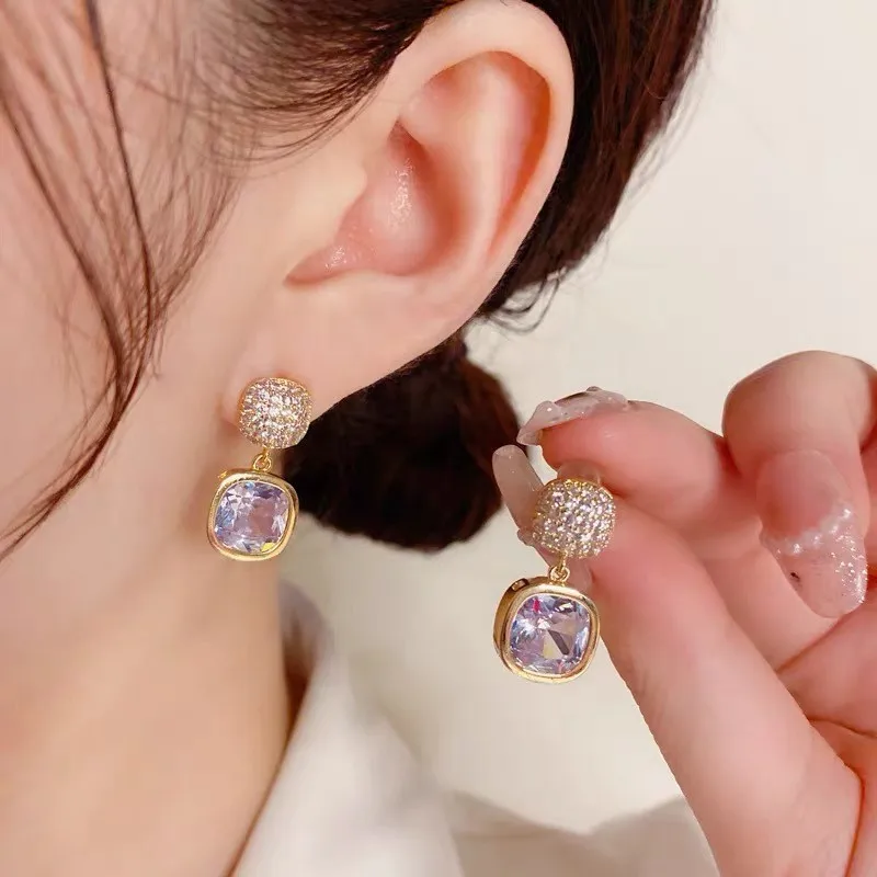 Pendientes colgantes cuadrados de cristal de Color dorado para mujer, joyería elegante para fiesta de boda, pendientes de gota pequeños bonitos, simples