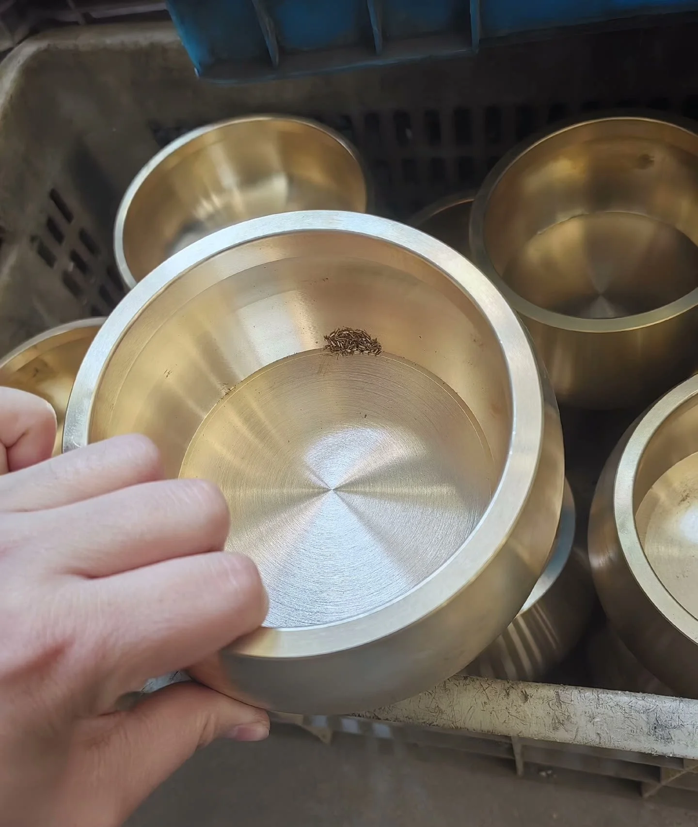 

about 15cm Brass material bowl home decoration has flaw