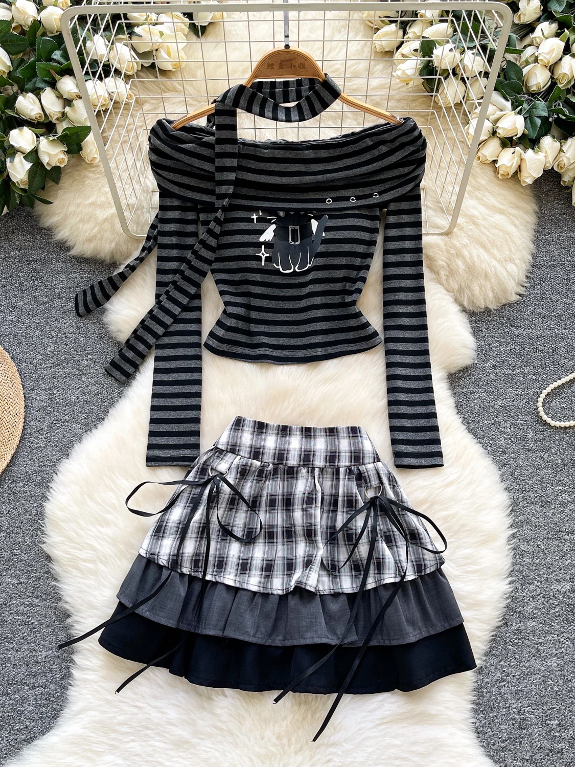 Hot Girl Pure Desire Pittige Set Dames Herfstontwerp Eén schouder Turn-down Kraag Lange Sve Gestreepte Top Hoge Taille Volant...