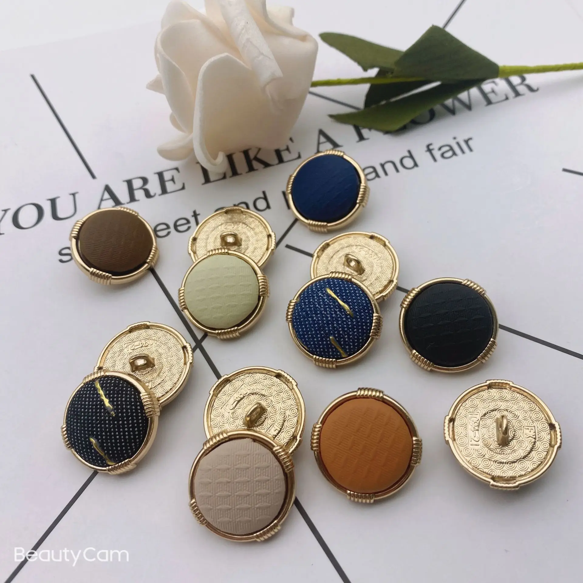 

50pcs/bag Pure Handmade DIY Rubber Texture Meteor Patterned Fabric Metal Buckle Windbreaker Clothing Decoration Accessories