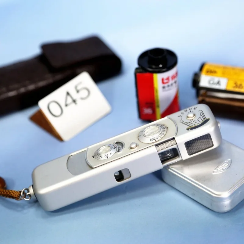 

Camera Miniature Mini Pocket Film Camera GZ