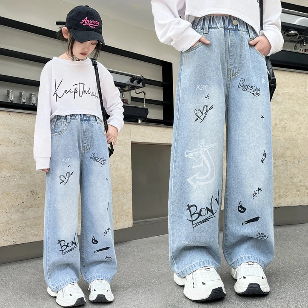 

Детские джинсы с английскими буквами, прямые свободные синие джинсы для девочек-подростков, джинсовые брюки с граффити для девочек-подростков