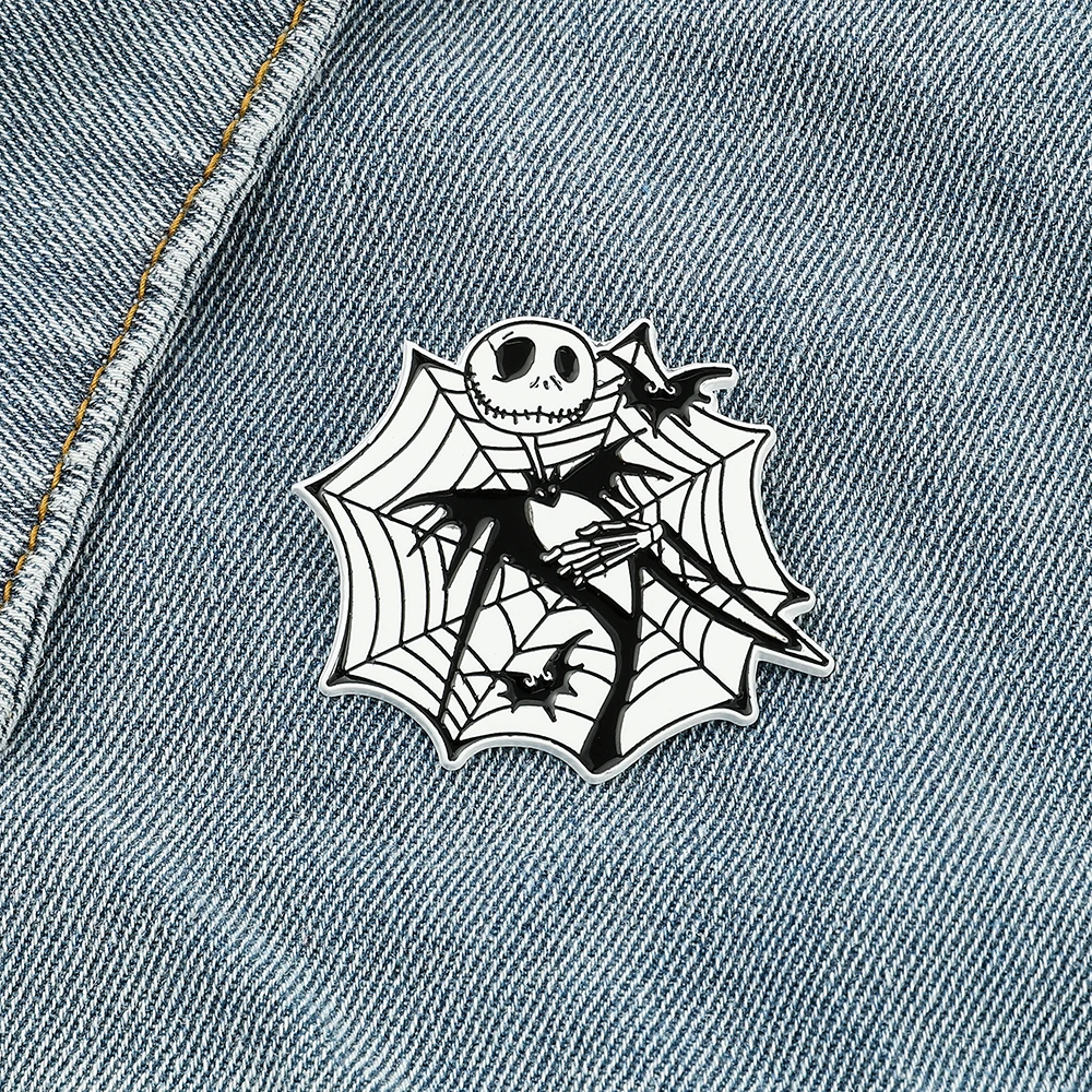 New Disney The Nightmare Before Christmas Brooch Jack Skellington Spider Web Enamel Pin Halloween Fashion Party Accessories Gift