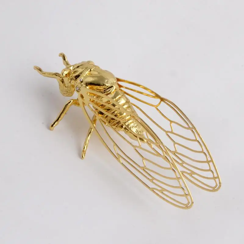 Kreative Exquisite Zikadenfigur, Miniatur-Ausgehöhlte Tierstatue aus Legierung, Retro Rostfreie Tischdekoration, Kleines Geschenk – Detail 8