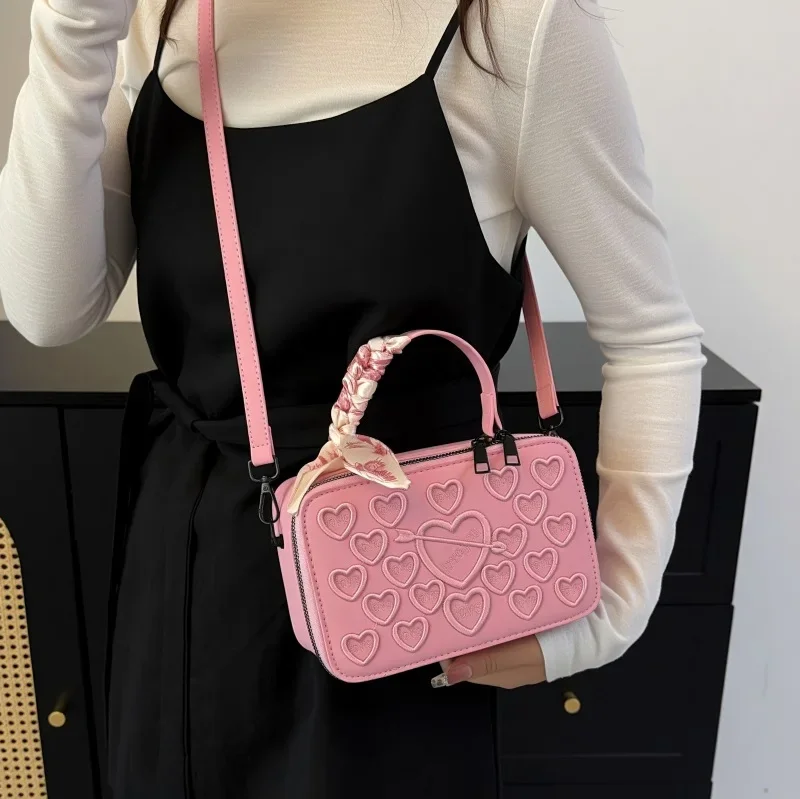 

Mom' Bag Mom' Bag Luxury Vintage Fashionable Tote Messenger Bag with Unique Letter Logo Elegant Design for Women Leisure