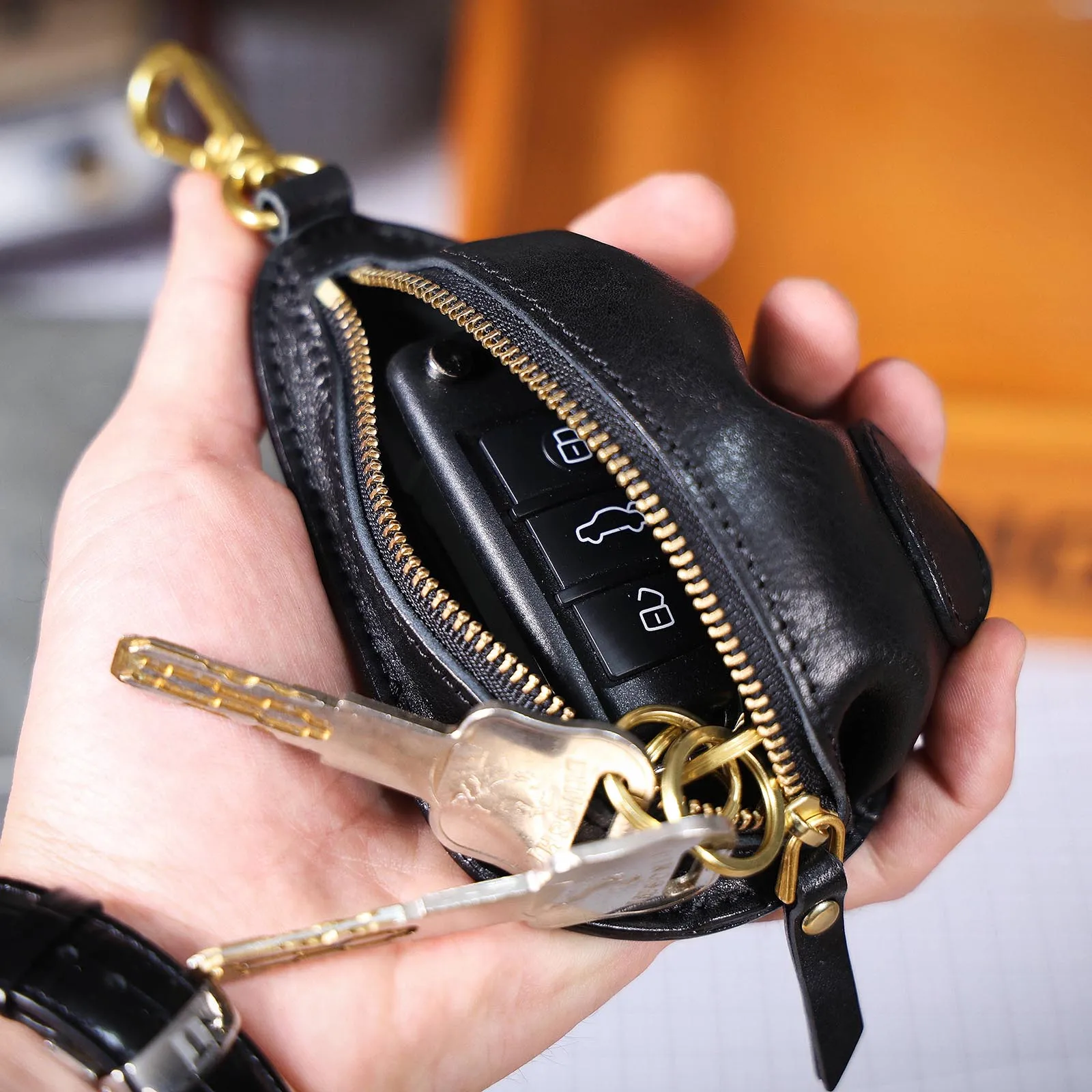Echtleder Autoschlüsselhalter Unisex Casual Schlüsseltasche aus pflanzlich gegerbtem Rindsleder Gürteltasche für Münzen. – Detail 13