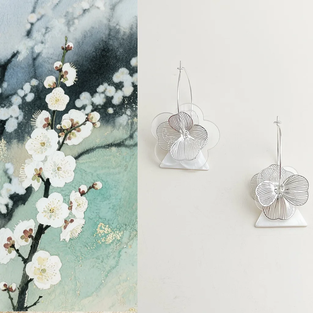 

Original Design Handmade Natural White Shell Cutout Flower Mother of Pearl Pendant Silver Hoop Earrings for Women