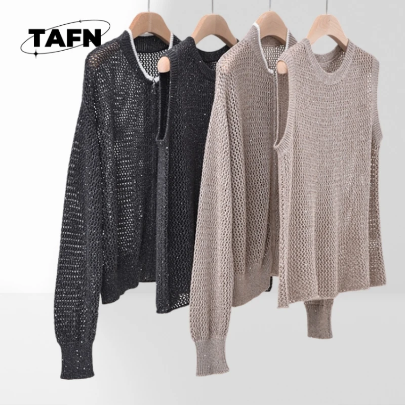 

Hollow-out Sequin Old Money Style Retro Neckline Color Matching High Street Temperament Stand Collar Casual Top AF3016