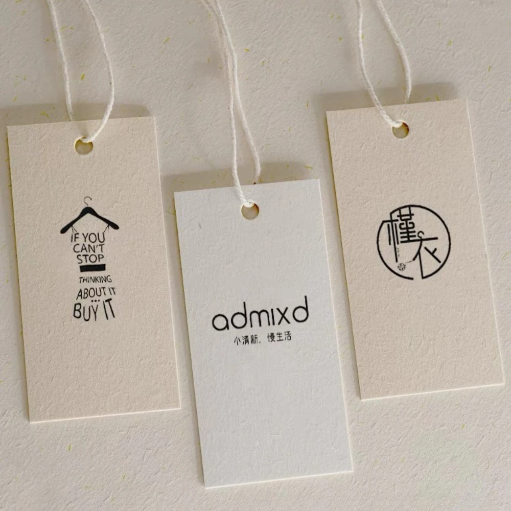 

Винтажная ванильная бумажная бирка с логотипом на заказ, подвесная карточка для магазина одежды, ювелирные изделия для женской одежды, тиснение фольгой/в наличии печать