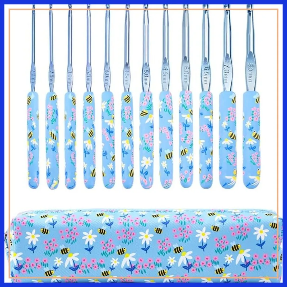 

Ergonomic Crochet Hooks Set – 12 Sizes (2.0-8.0mm), Soft Grip, Smooth Aluminum, Portable Case for Arthritis Relief
