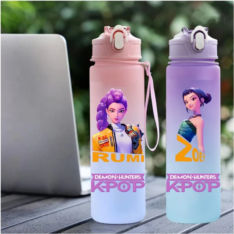 Bouteille d'eau 750 ml KPop Demon Hunters avec impression de dessins animés et paille – Gourde de voyage de haute qualité pour le bureau, l'école et les enfants – Idéal comme cadeau