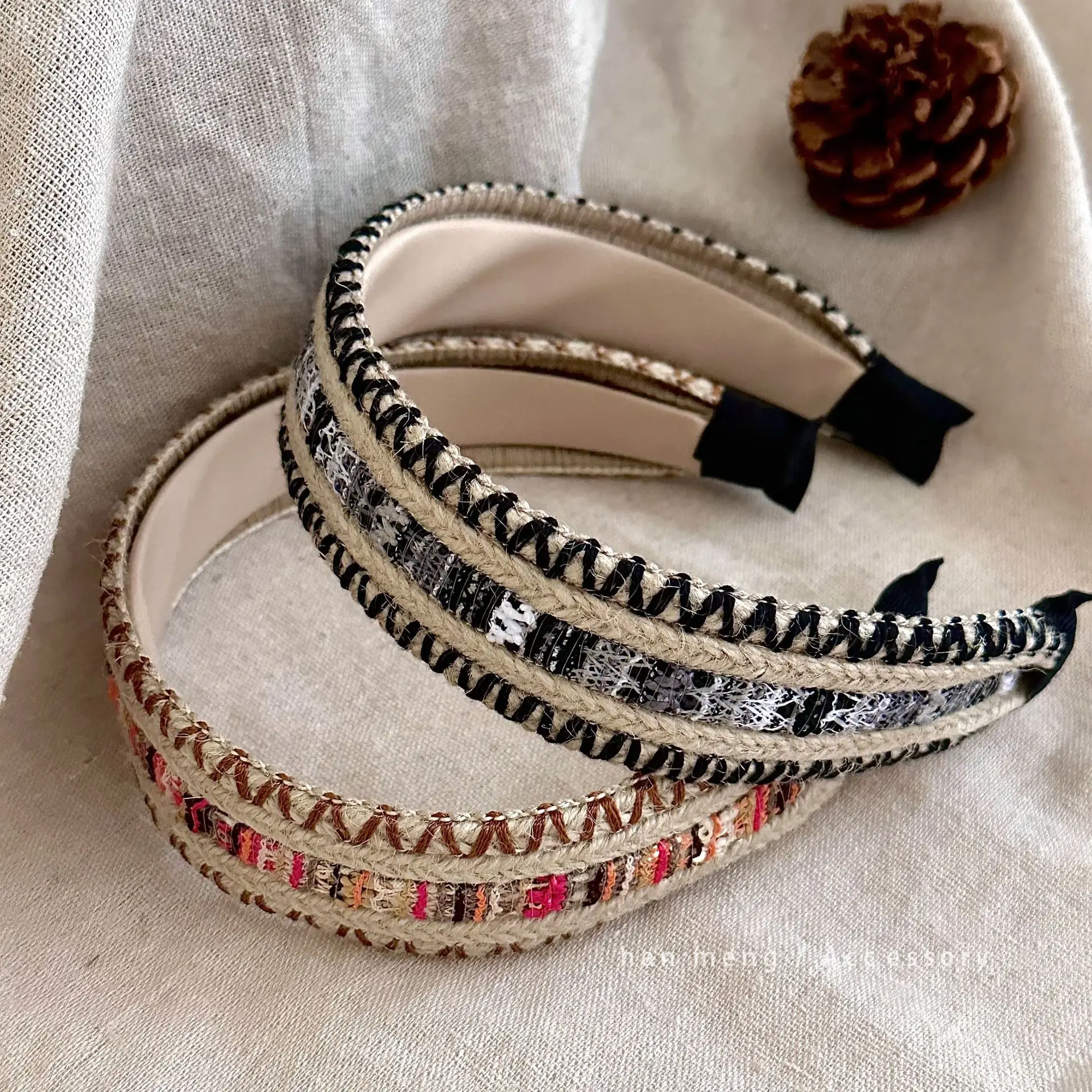 

High aesthetic ethnic style woven retro headband with wide edge and versatile design, small fragrance atmosphere