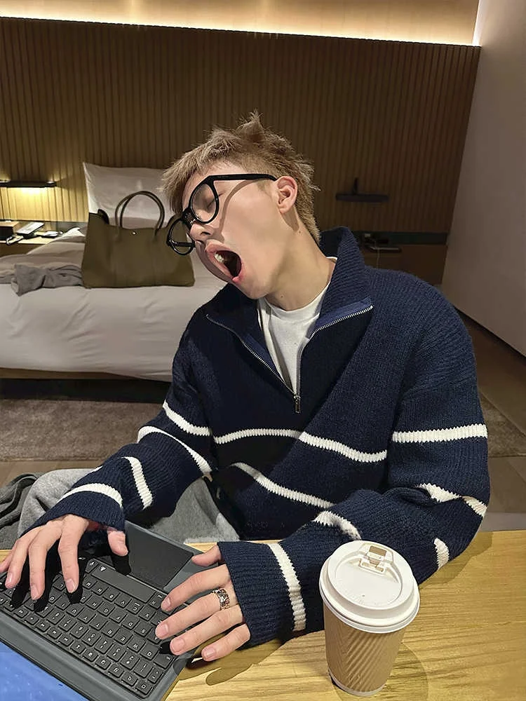 

Uniike Oily Guest Briti College Sle Knitted Stand Collar Striped Sweater Zipper Collar Top for Men And Women Autumn Winter