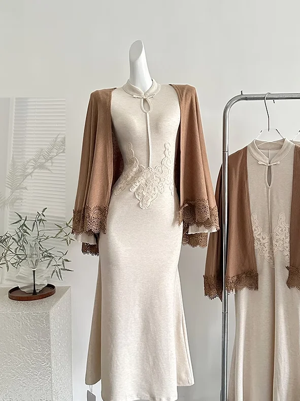 新しい中国風の美しい初秋ニットロングドレス刺繍スタンドカラー女性のファッションレトロ風チャイナドレスコート