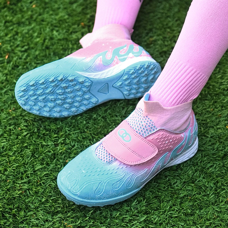 子供のためのフックとループのサッカーシューズ、男の子と女の子のための緑のタフフットボールブーツ、高品質の植栽スニーカー、子供のファッション