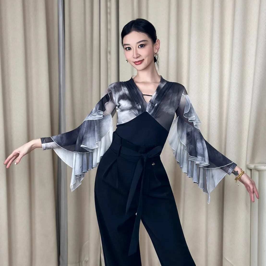 

2025 топы для бальных танцев для женщин, рубашки с развевающимися пряжами рукавами, платье для самбы, вальса, танго, современные костюмы для взрослых и женщин XH3802