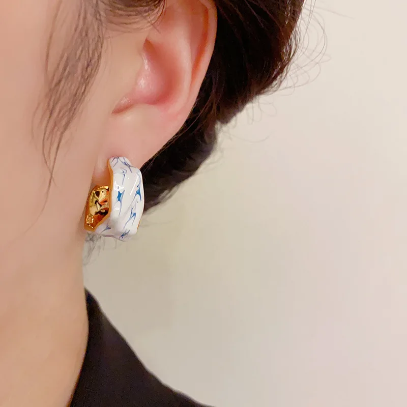 Copper Plated 18K Gold Celadon Shape Oil Drop Design Earrings Women Versatile Temperament Senior Feeling Popular Jewelry