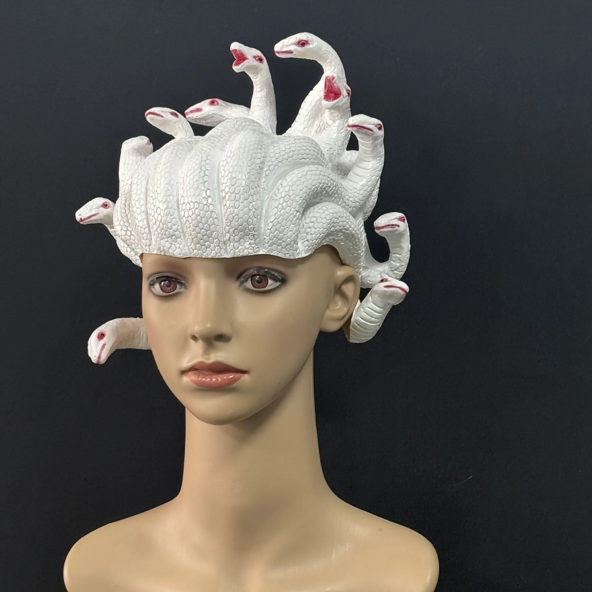 Weißer, mehrschlangenförmiger Kopfschmuck aus Latex, Horror-Halloween-Party-Cosplay-Kostüm-Kopfbedeckung für Erwachsene, Kostüm-Requisiten. – Detail 1