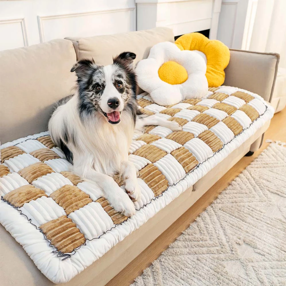 

Autumn Winter Pet Bed Mat Warm Cozy Dog Blanket Anti-Slip Sofa Cover Protector Washable Pet Supplies for Cats & Large Dogs