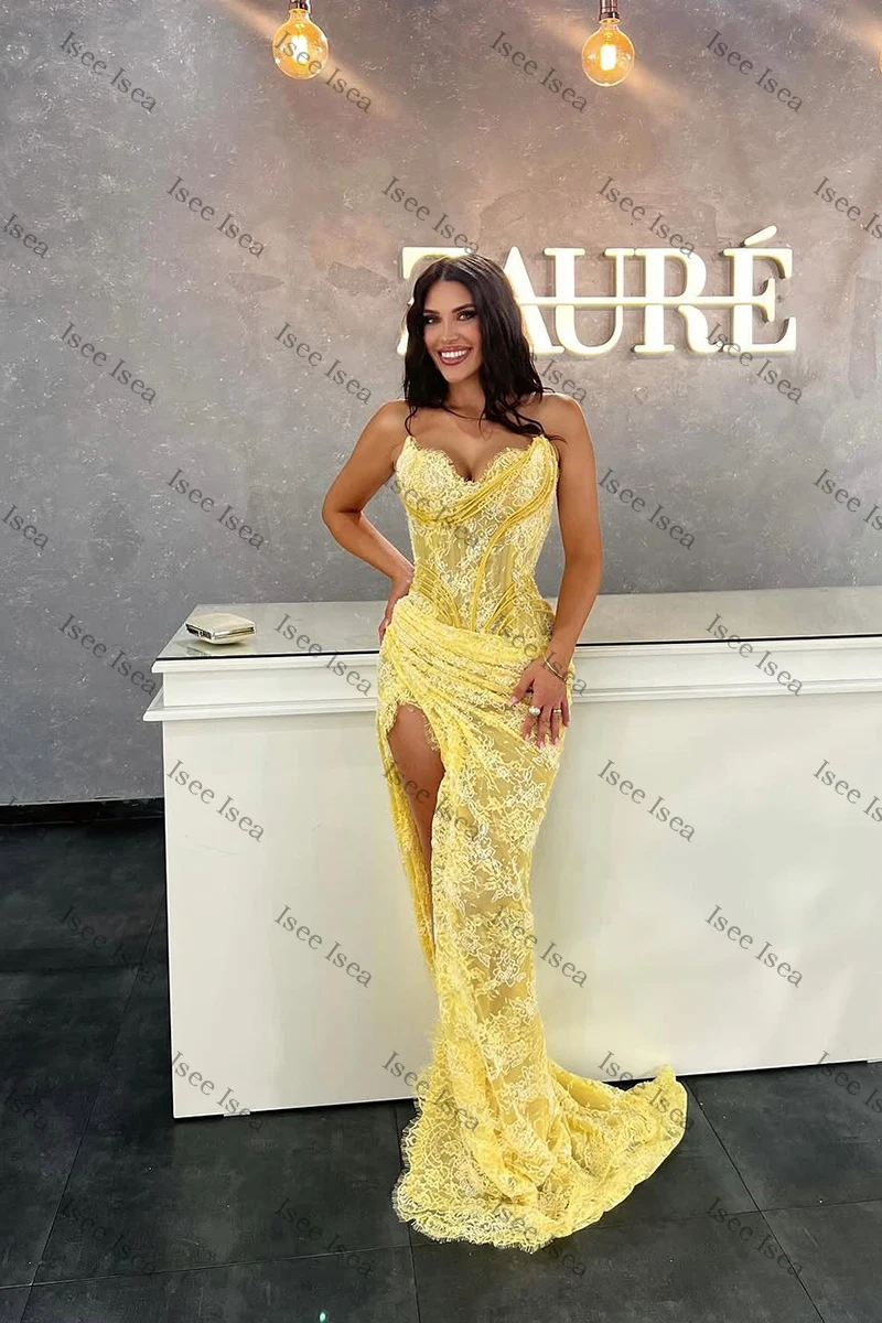 Abiti da sera a sirena scintillanti eleganti gialli con spacco alto senza maniche con perline Abiti da ballo 2025 Occasioni speciali personalizzate