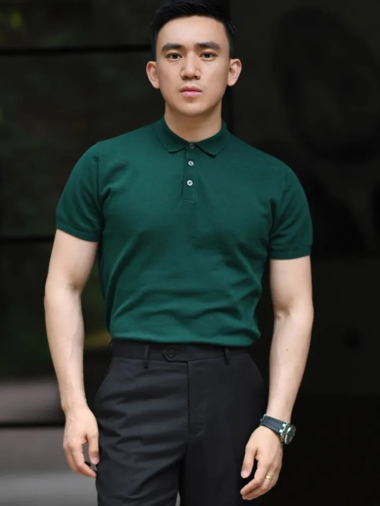 Camiseta de Verano Estilo Italiano para Hombre, Color Verde Caqui, Tejida, Retro Americana, Cuello Camisero, Manga Corta, Casual de Negocios