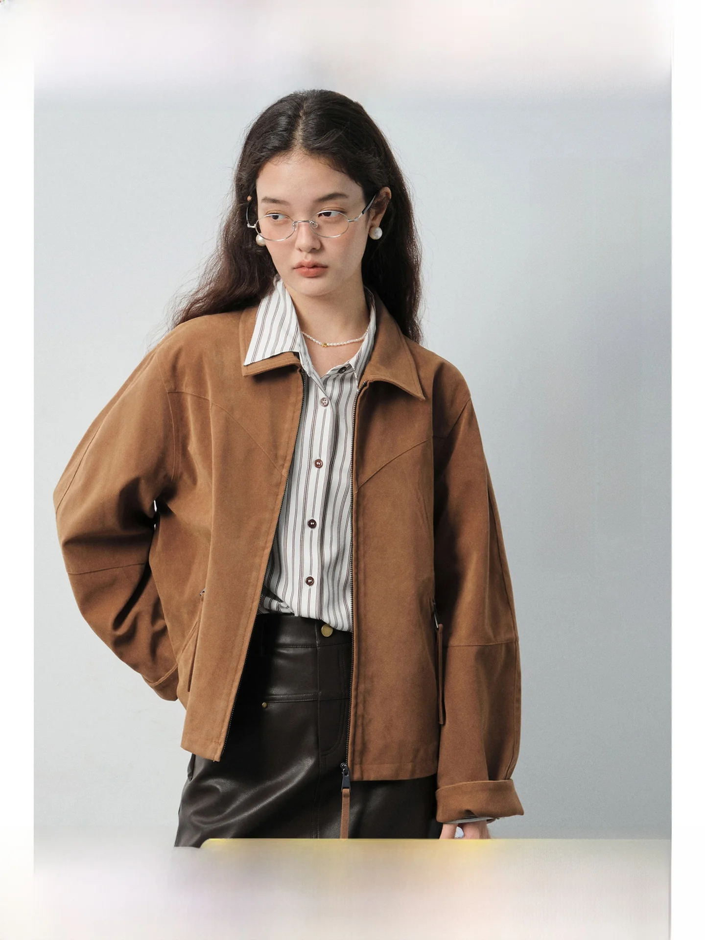 

Женская замшевая укороченная куртка Rui больших размеров, повседневная универсальная верхняя одежда Merald, весенняя коллекция, топ больших размеров Mm для коррекции фигуры