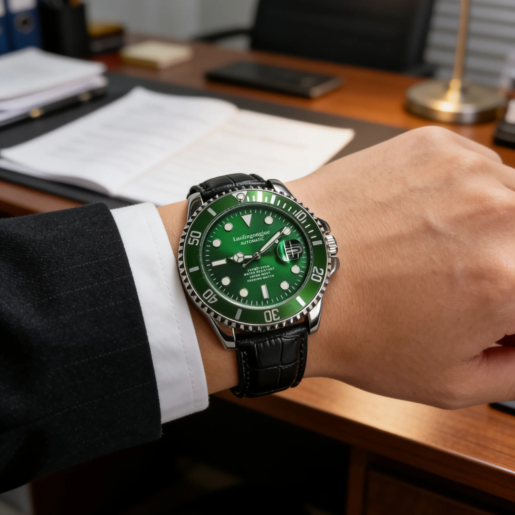 

Новые мужские автоматические механические часы, роскошные деловые повседневные водонепроницаемые часы со светящимся циферблатом, черный кожаный ремешок, функция даты, скелетонизированный дизайн, задняя крышка корпуса, классические наручные часы, подарок д