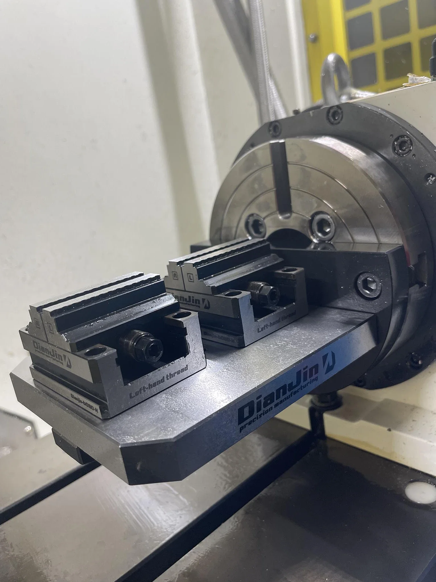 DJ-1217D Manual Gear Self-Centring Universal Vise 120x170mm Chromium Vanadium Alloy Steel HRC48-52 for EDM 5