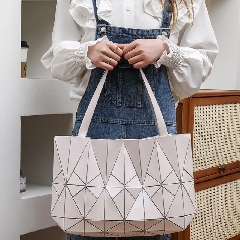 1pcs 2025 New Niche Design Fashionable Large Capacity Versatile Commuter Multi-purpose Hand-held Shoulder Crossbody Bag