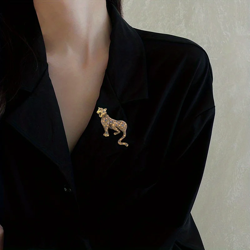 Vintage Classic Palace Men Women Leopard Crystal Badges Pins Retro Fashion Unisex Casual Suit Rhinestone Brooches Corsage